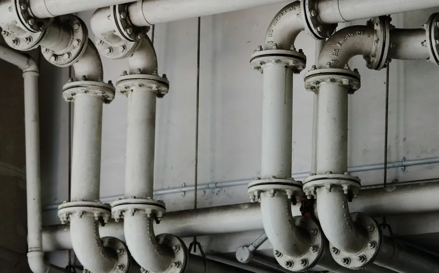 Industrial chemical-plant pipework